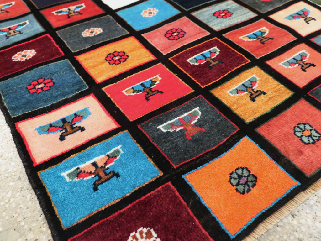 Vintage Persian Mahal Throw Rug, No.27366 - Staging