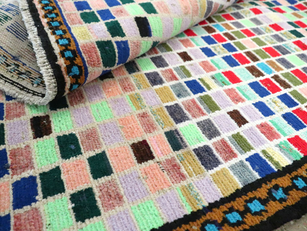 Vintage Persian Mahal Rug, No.27372 - Staging