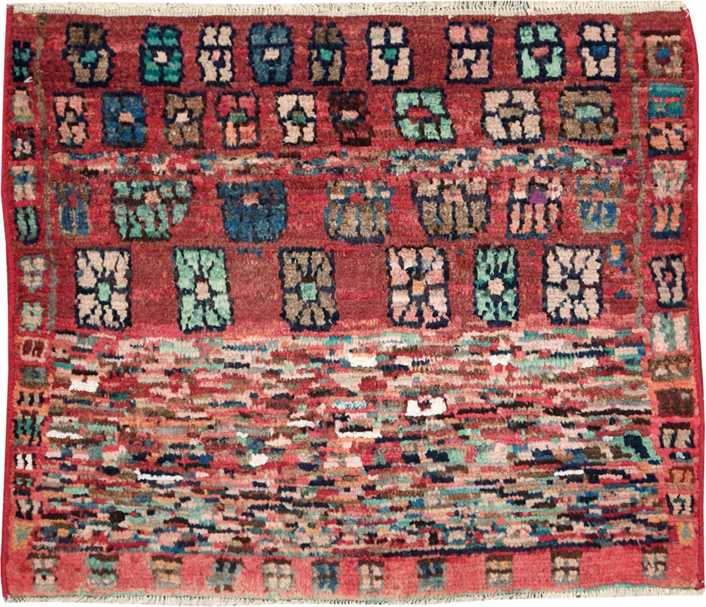 Vintage Persian Shiraz Rug, No.27391 - Staging
