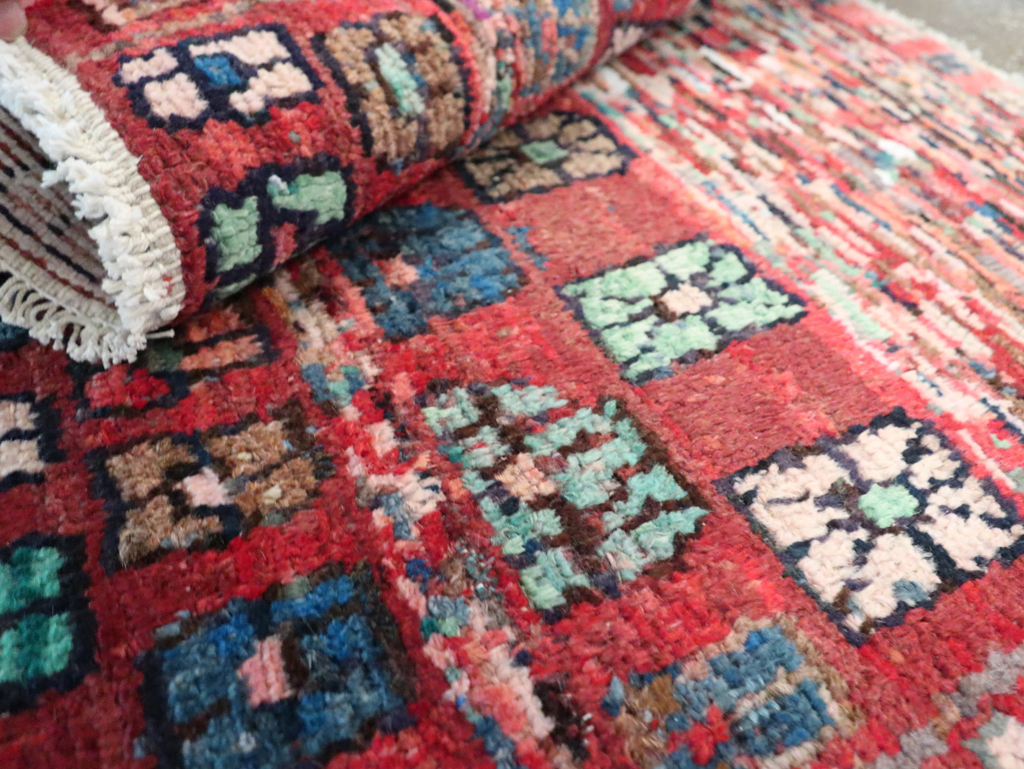 Vintage Persian Shiraz Rug, No.27391 - Staging