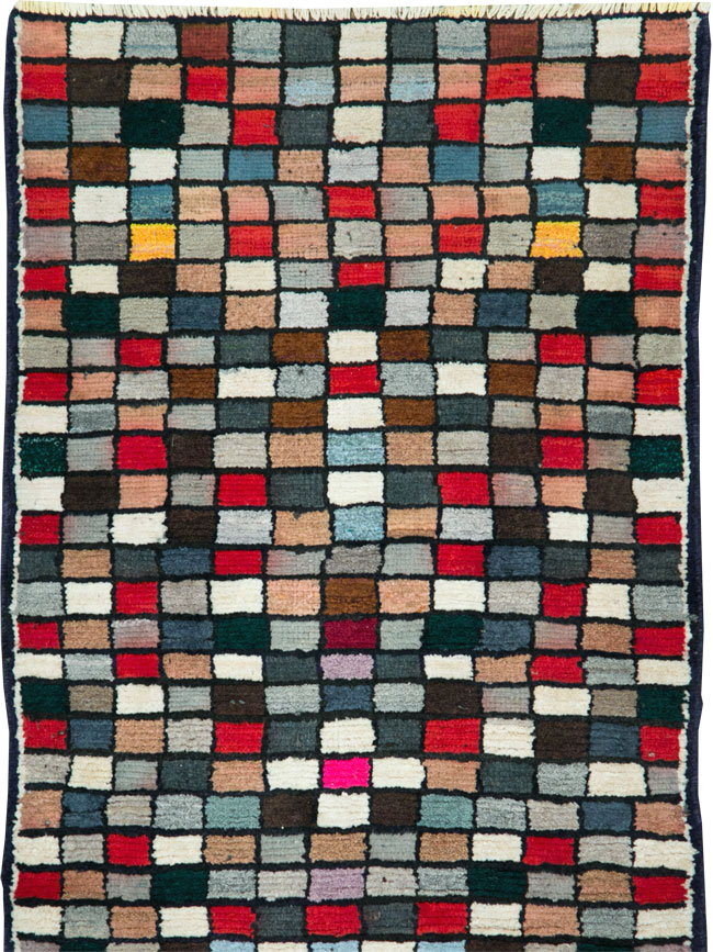 Vintage Persian Shiraz Rug, No.27395 - Staging