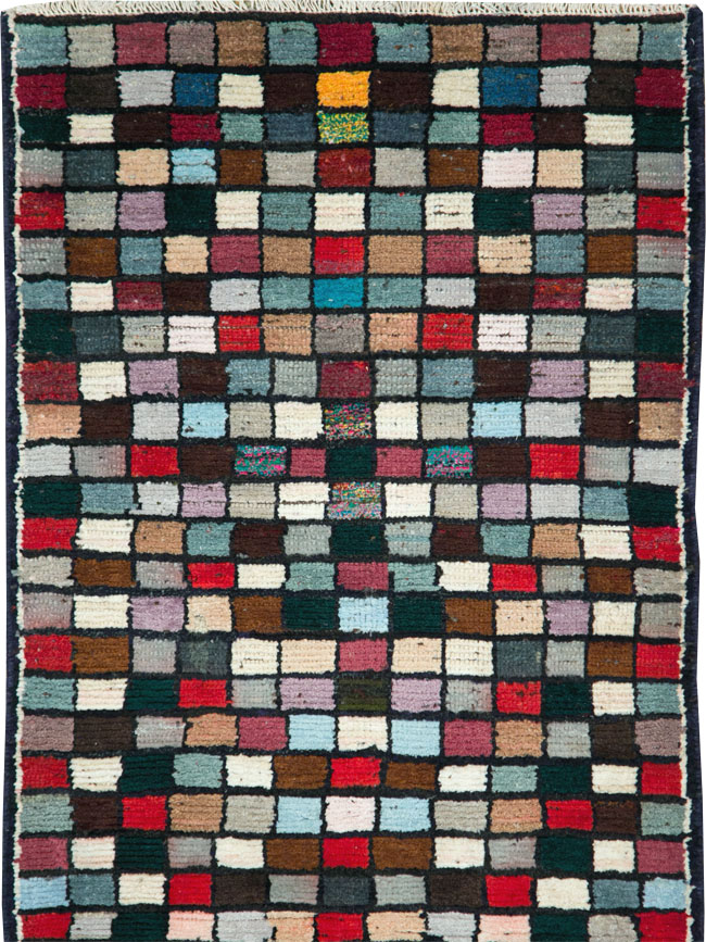 Vintage Persian Shiraz Rug, No.27395 - Staging