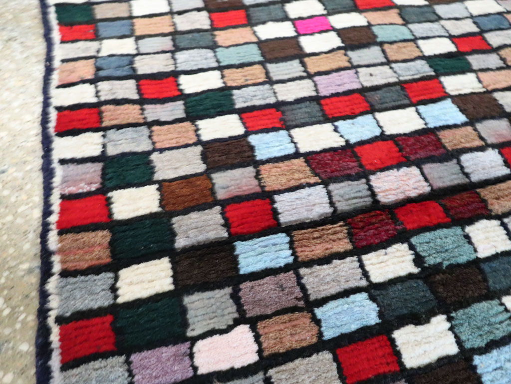 Vintage Persian Shiraz Rug, No.27395 - Staging