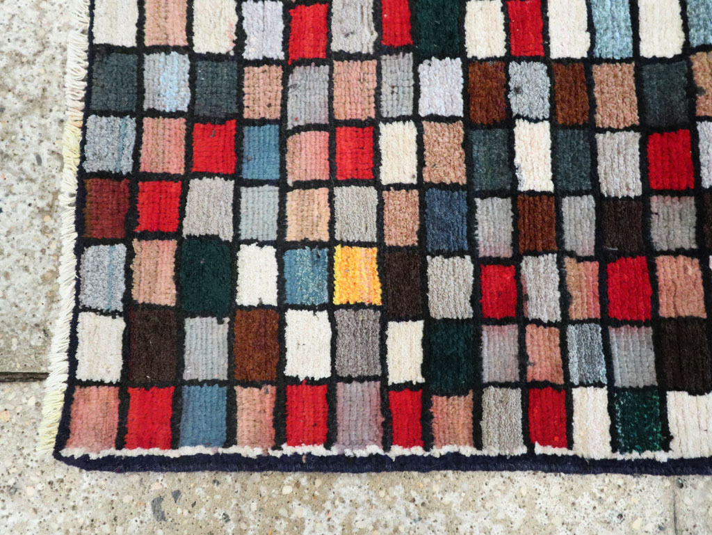 Vintage Persian Shiraz Rug, No.27395 - Staging