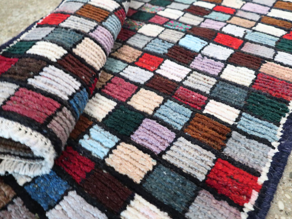 Vintage Persian Shiraz Rug, No.27395 - Staging