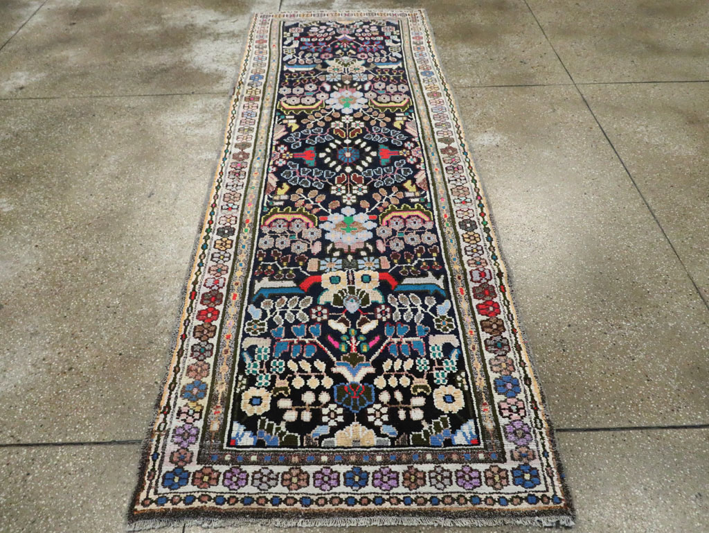 Vintage Hamadan Runner, No.27400 - Staging