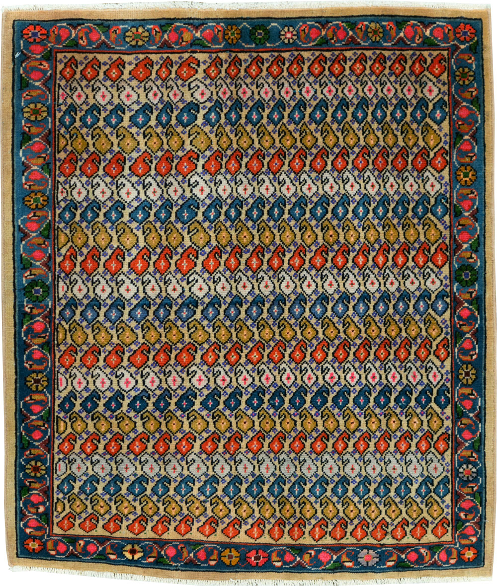 Vintage Persian Mahal Rug, No.27422 - Staging