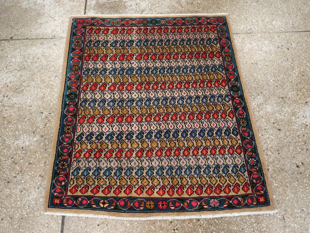 Vintage Persian Mahal Rug, No.27422 - Staging