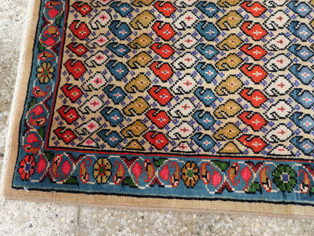 Vintage Persian Mahal Rug, No.27422 - Staging