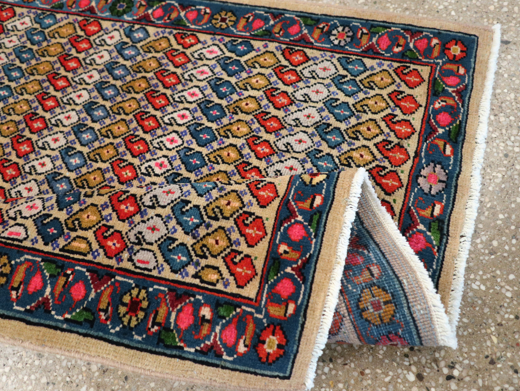 Vintage Persian Mahal Rug, No.27422 - Staging