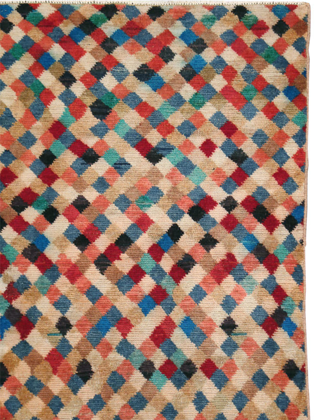 Vintage Persian Shiraz Rug, No.27423 - Staging