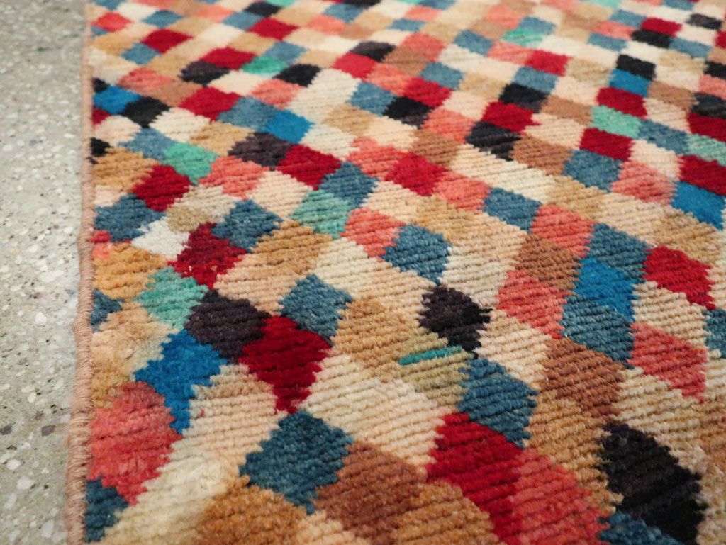 Vintage Persian Shiraz Rug, No.27423 - Staging