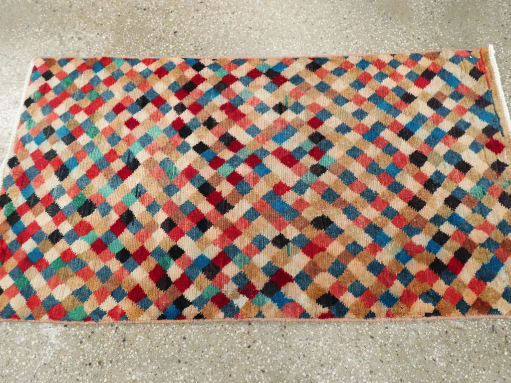 Vintage Persian Shiraz Rug, No.27423 - Staging