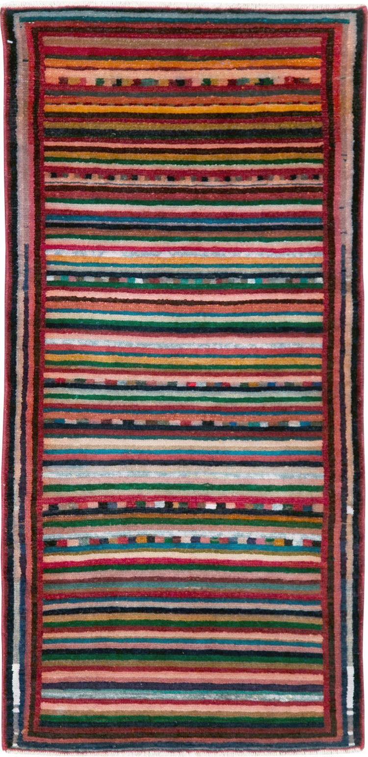 Vintage Persian Mahal Rug, No.27427 - Staging
