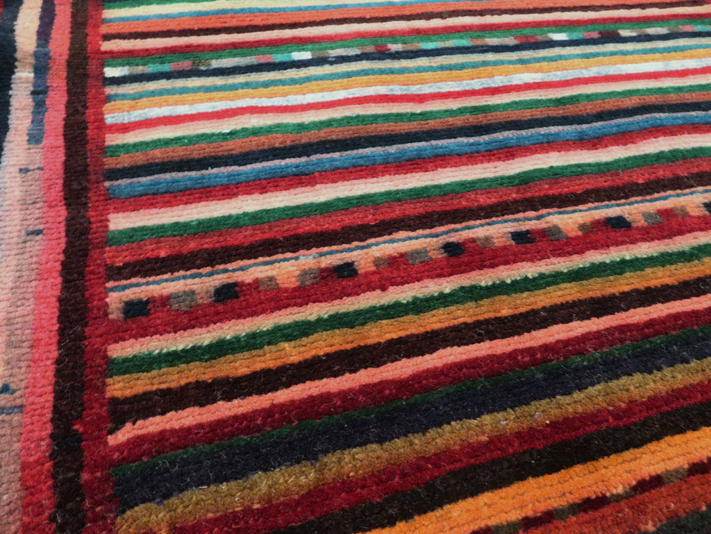 Vintage Persian Mahal Rug, No.27427 - Staging