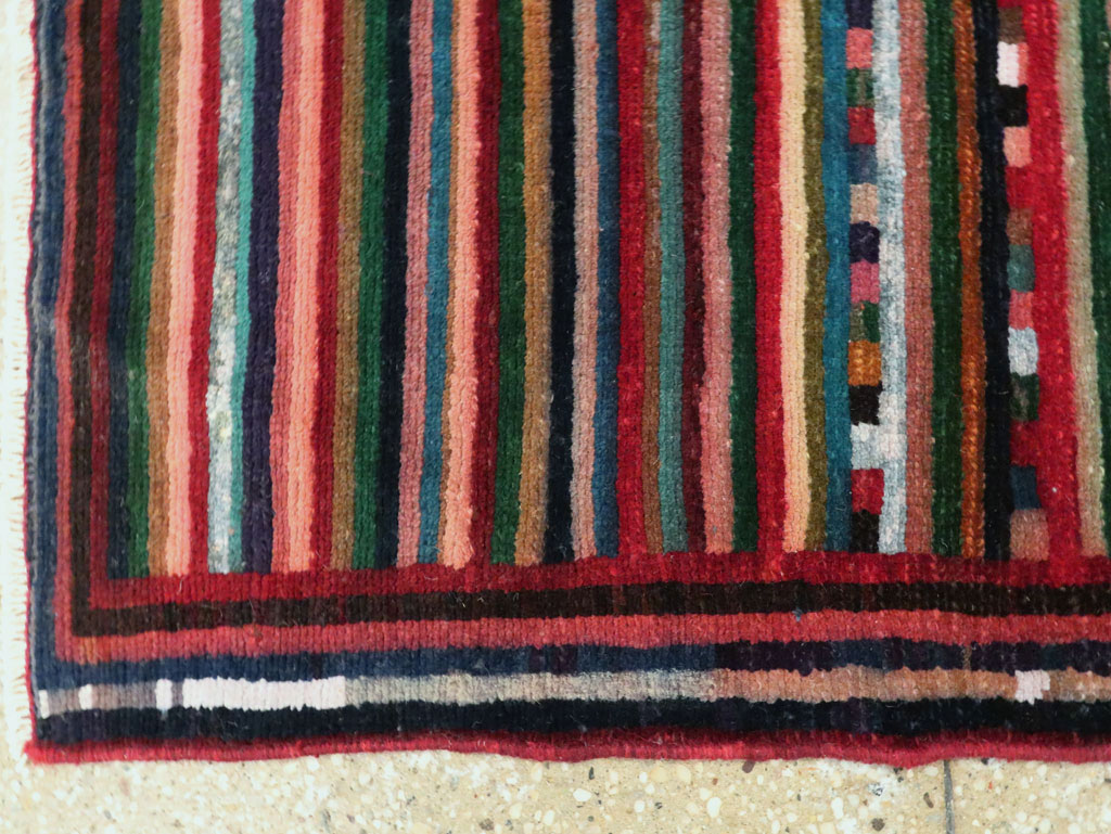Vintage Persian Mahal Rug, No.27427 - Staging