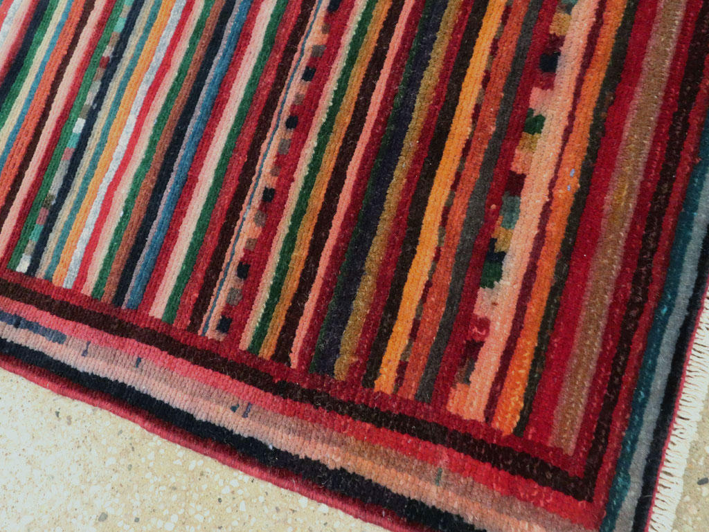 Vintage Persian Mahal Rug, No.27427 - Staging