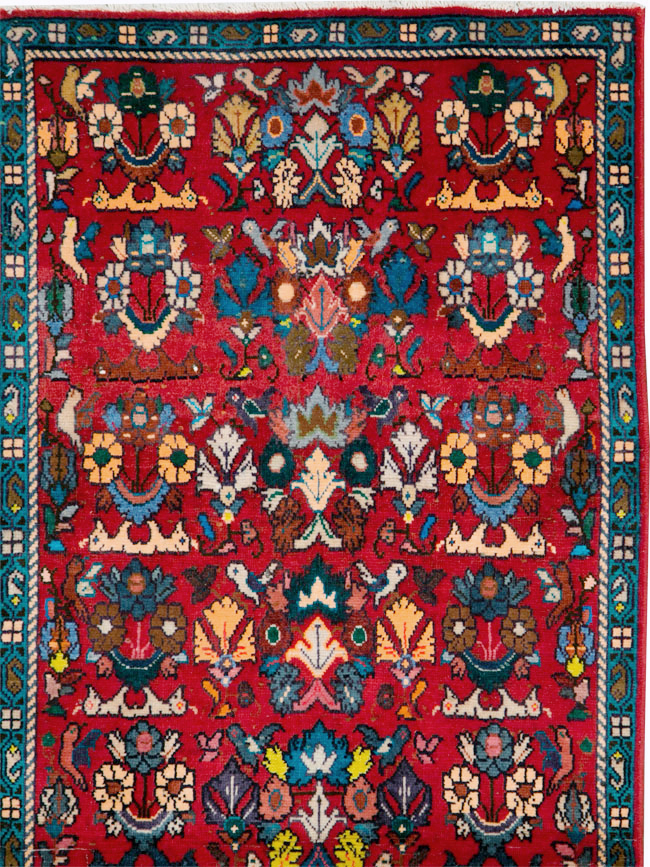 Vintage Persian Mahal Rug, No.27430 - Staging