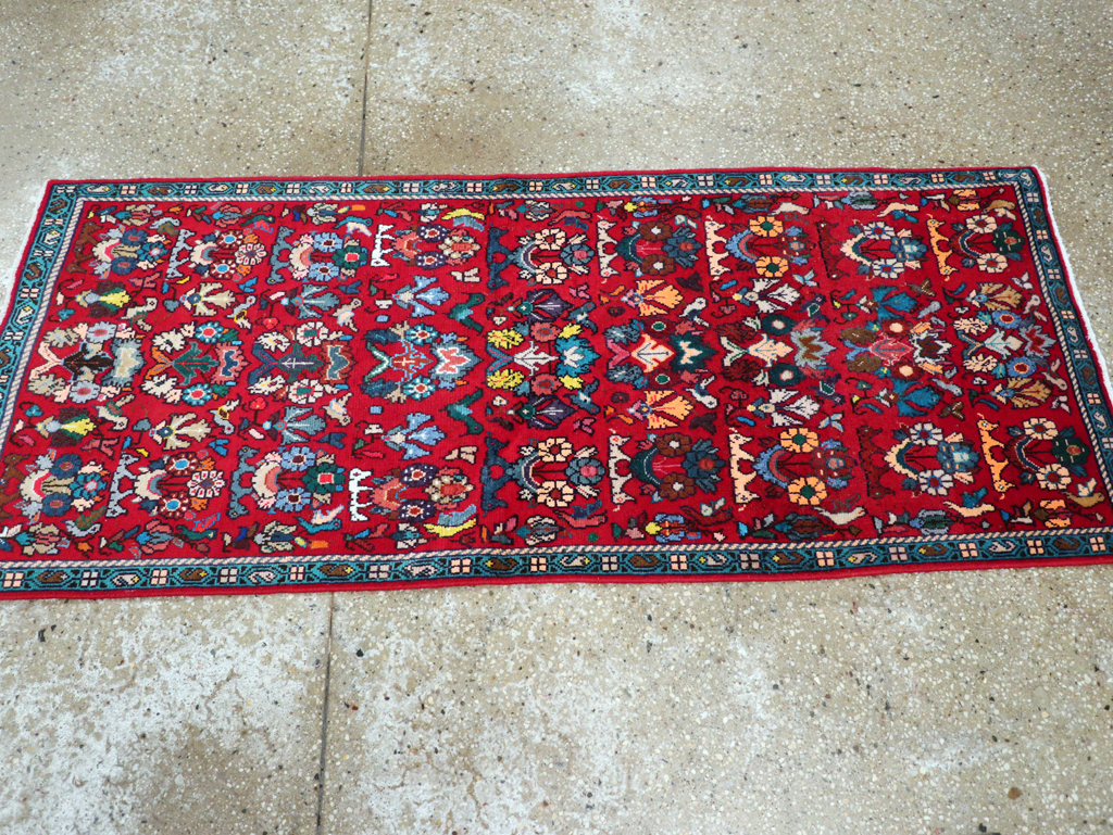 Vintage Persian Mahal Rug, No.27430 - Staging