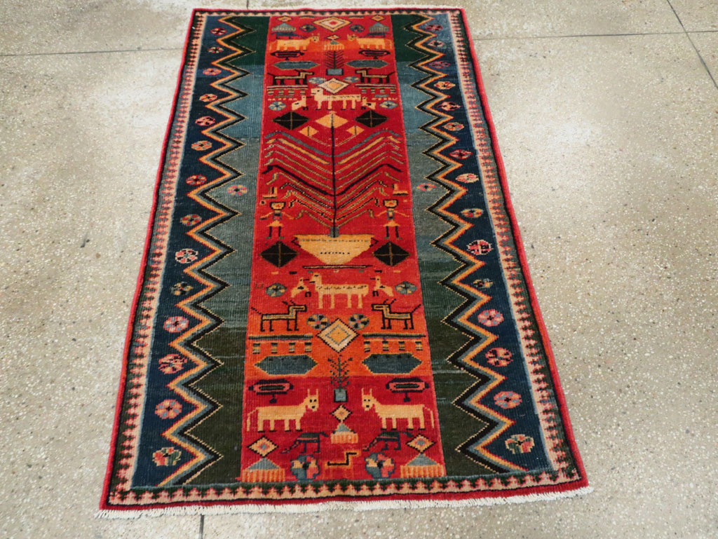 Vintage Persian Pictorial Mahal Rug, No.27431 - Staging