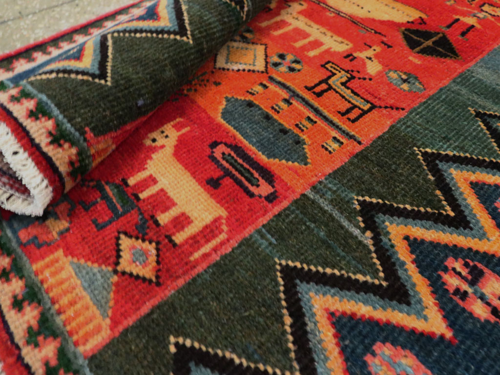 Vintage Persian Pictorial Mahal Rug, No.27431 - Staging