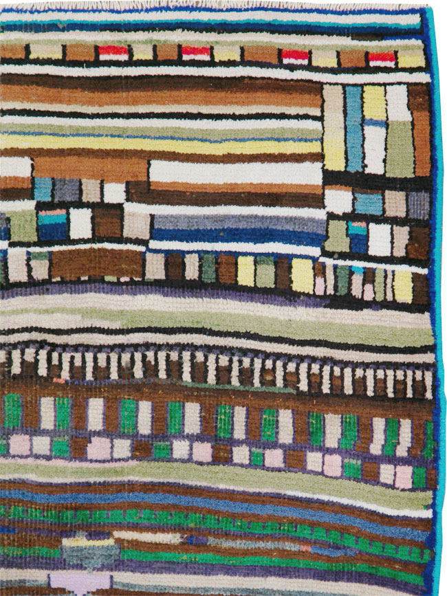 Vintage Persian Mahal Throw Rug, No.27433 - Staging