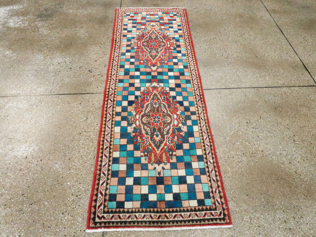 Vintage Persian Mahal Rug, No.27438 - Staging