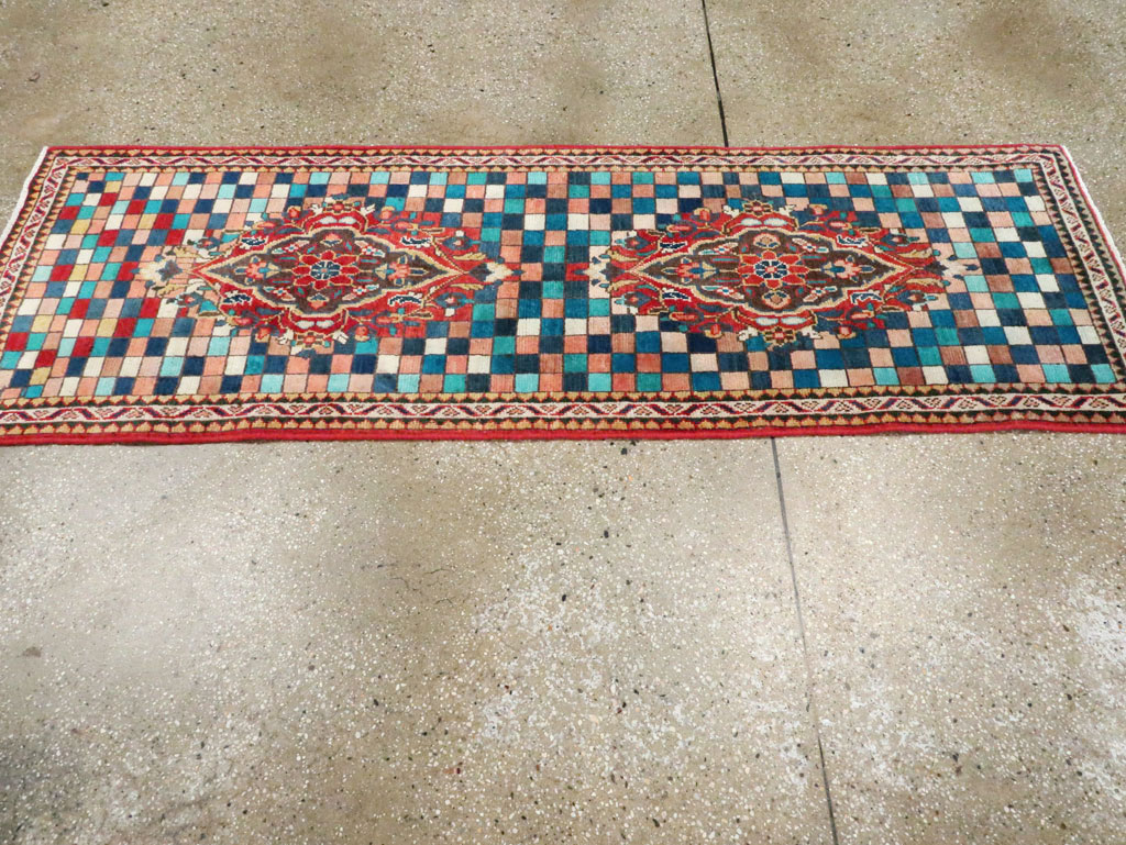 Vintage Persian Mahal Rug, No.27438 - Staging