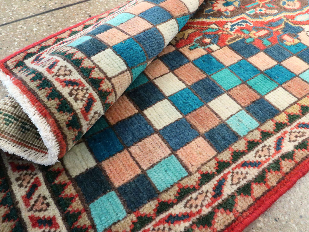 Vintage Persian Mahal Rug, No.27438 - Staging