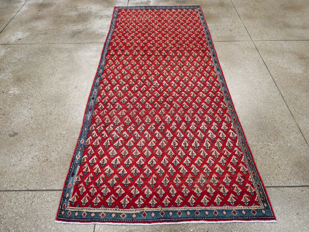 Vintage Persian Mahal Gallery Rug, No.27459 - Staging