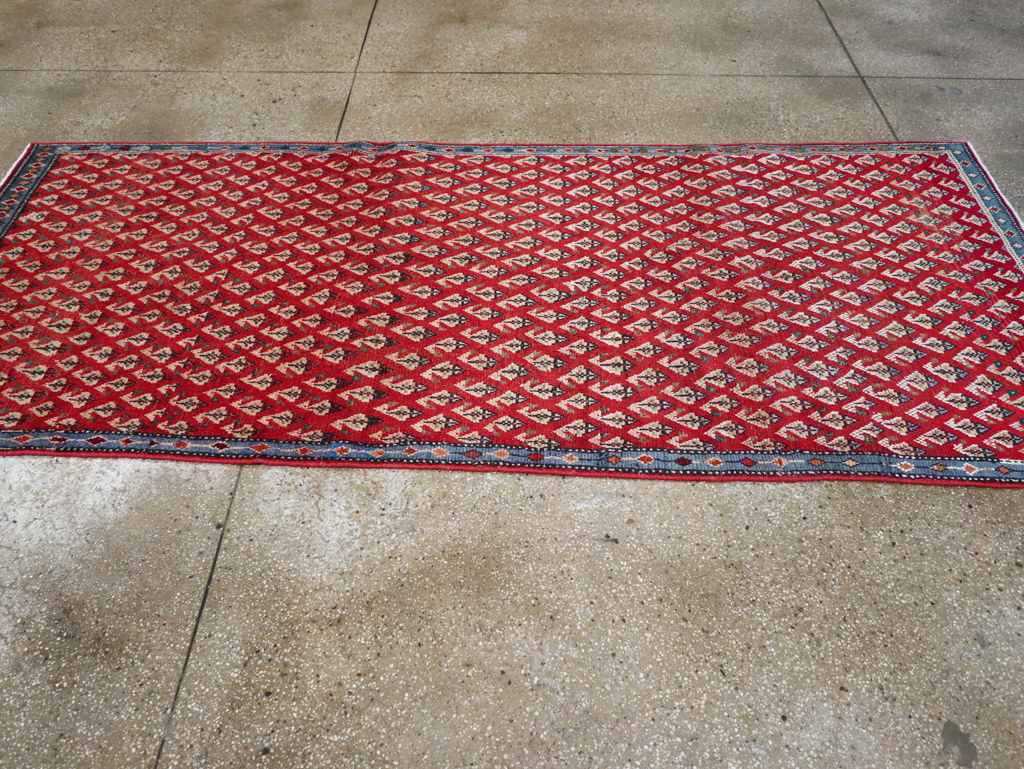 Vintage Persian Mahal Gallery Rug, No.27459 - Staging