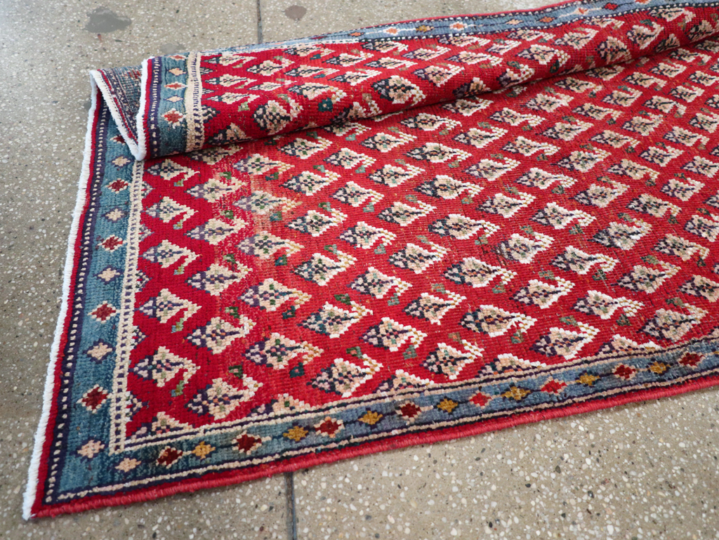 Vintage Persian Mahal Gallery Rug, No.27459 - Staging