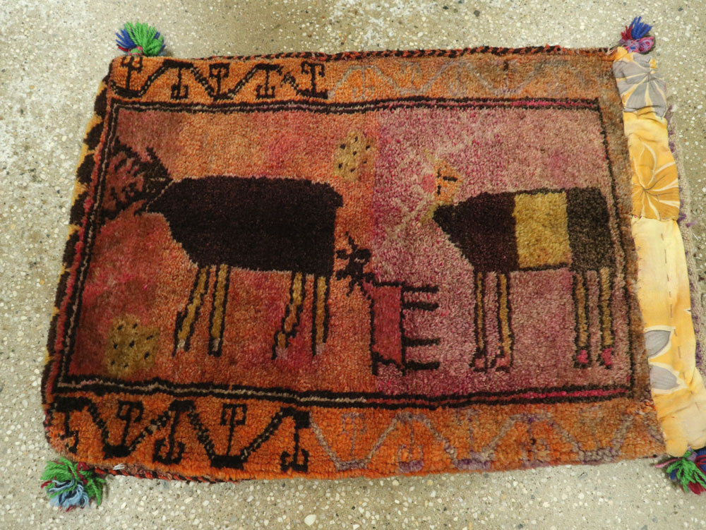 Vintage Turkish Anatolian Pictorial Rug, No.27479 - Staging