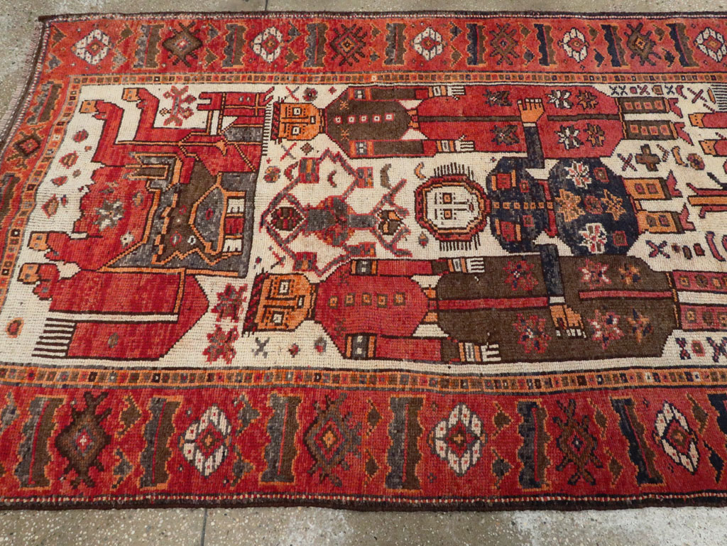 Vintage  Persian Bakhtiari Pictorial Carpet, No.27502 - Staging