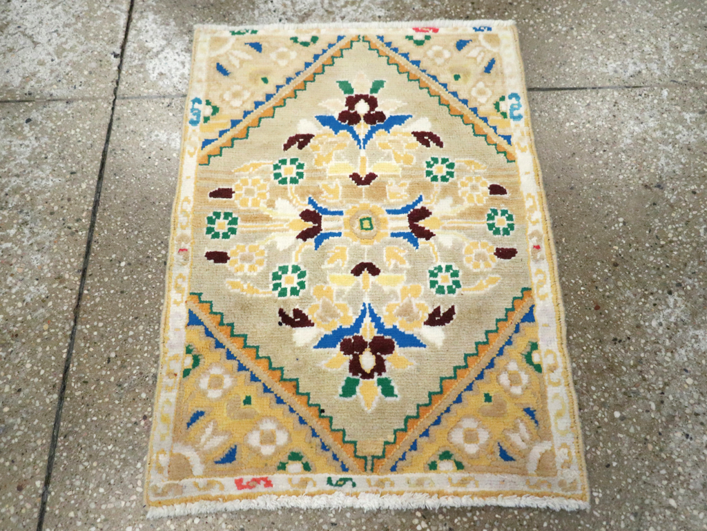 Vintage Persian Mahal Throw Rug (Pair: 2 of 2), No.27508 - Staging