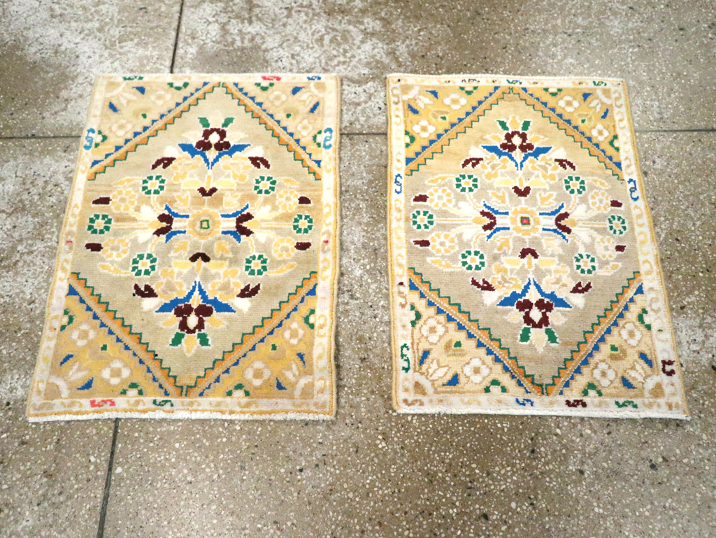 Vintage Persian Mahal Throw Rug (Pair: 2 of 2), No.27508 - Staging