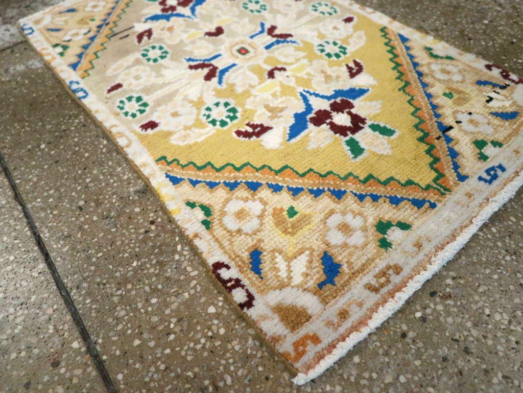 Vintage Persian Hamadan Throw Rug, No.27511 - Staging