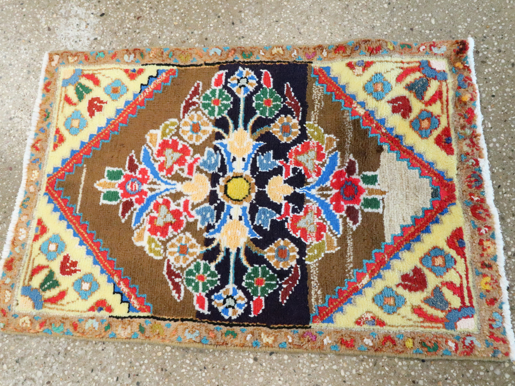 Vintage Persian Hamadan Throw Rug, No.27514 - Staging