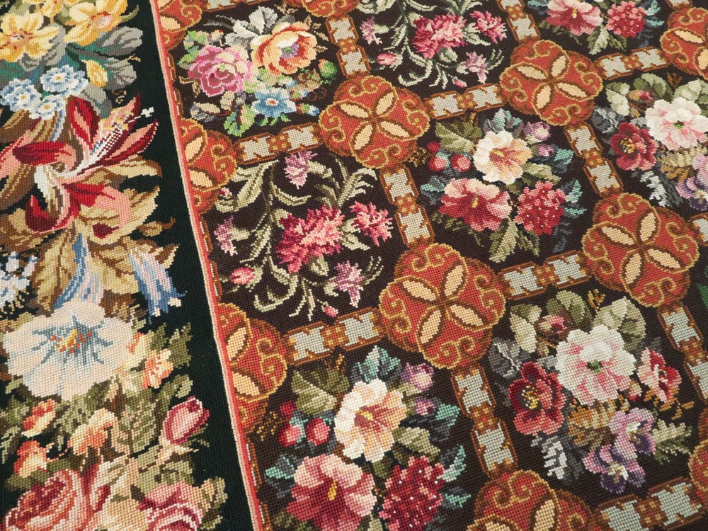 Antique English Flatweave Needlepoint Room Size Carpet, No.27565 - Staging