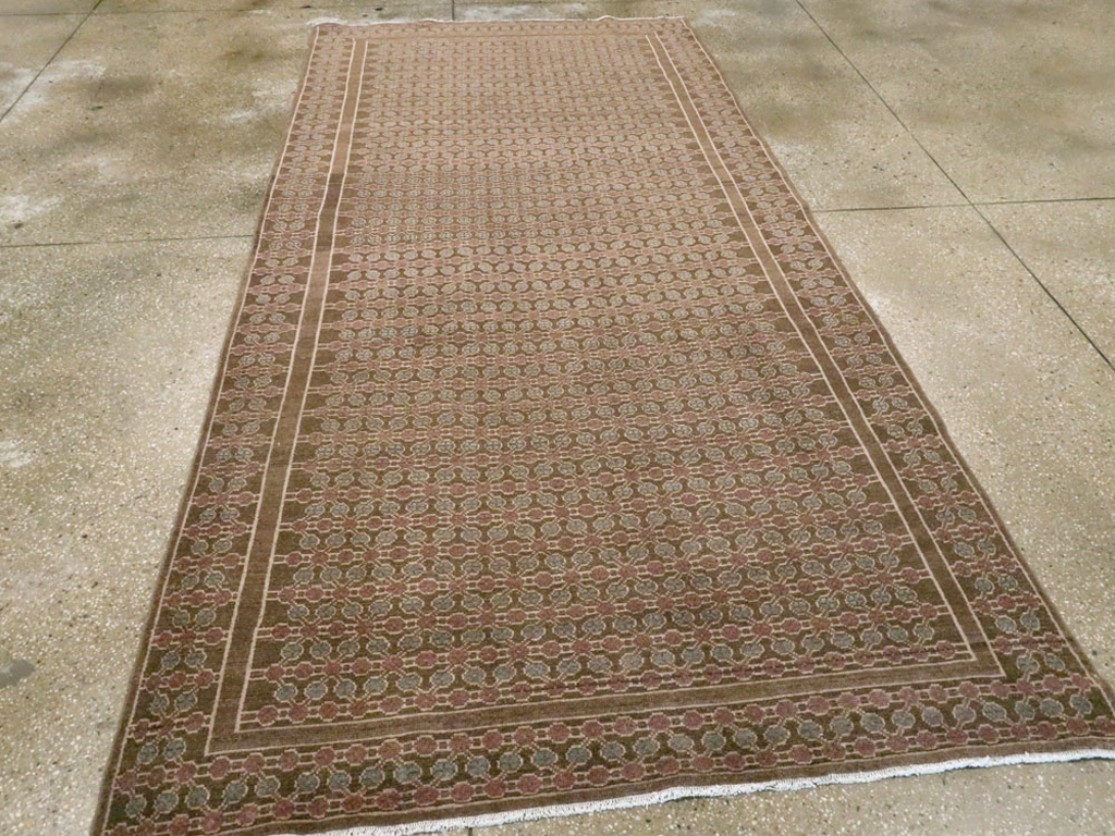 Vintage Persian Malayer Gallery Carpet, No.27613 - Staging
