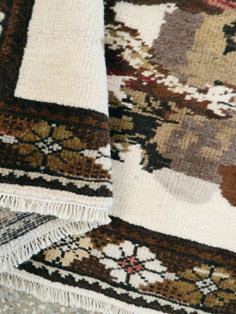 Vintage Anatolian Pictorial Rug, No.27749 - Staging