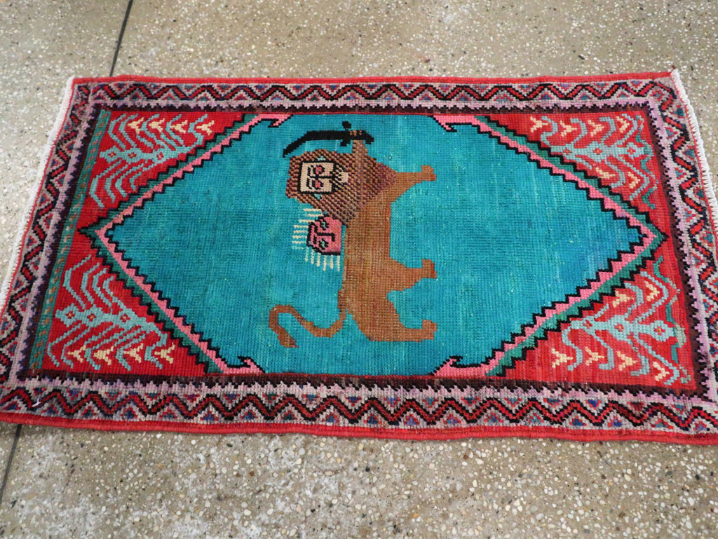 Vintage Pictorial Hamadan Rug, No.27780 - Staging