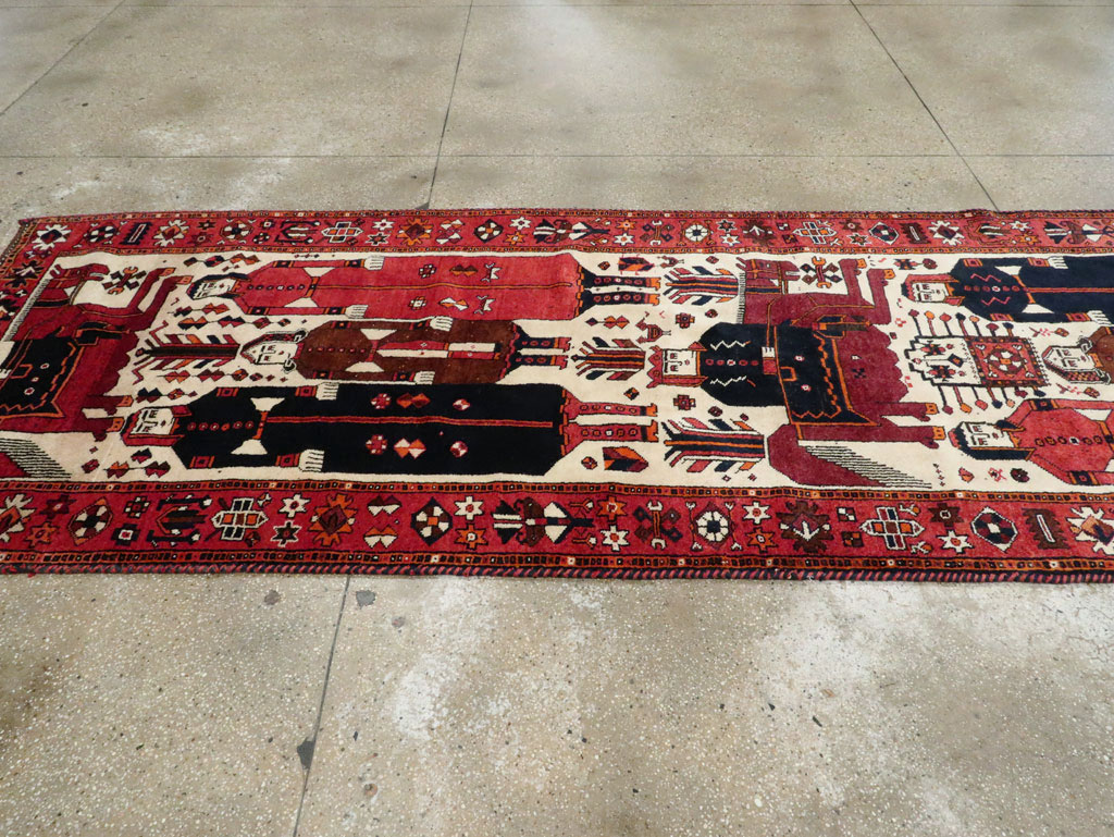 Vintage Pictorial Bakhtiari Rug, No.27784 - Staging