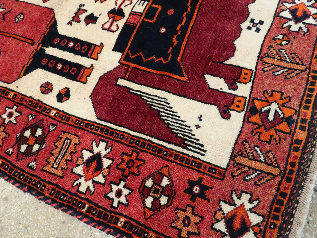 Vintage Pictorial Bakhtiari Rug, No.27784 - Staging