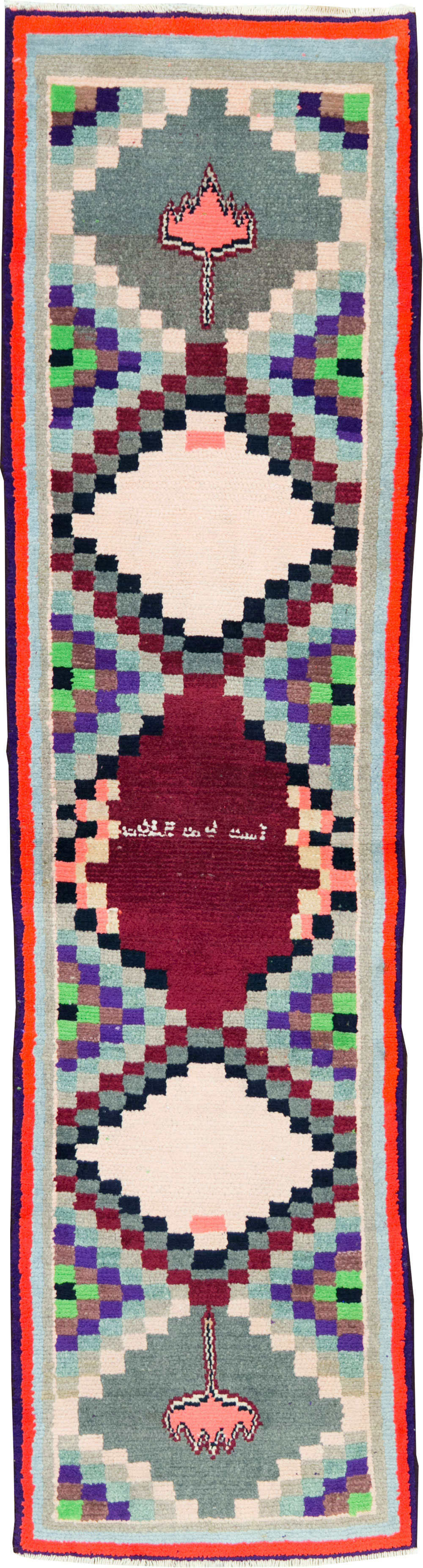 Vintage Persian Mahal Small Runner, No.27868 - Staging