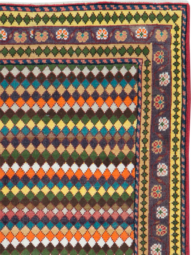 Vintage Persian Mahal Small Runner, No.27870 - Staging