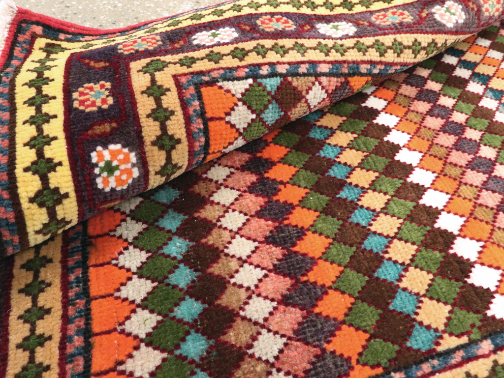 Vintage Persian Mahal Small Runner, No.27870 - Staging