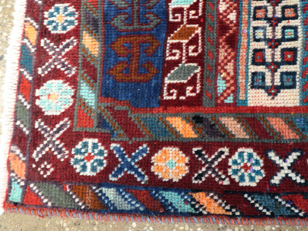 Vintage Persian Shiraz Rug, No.27875 - Staging