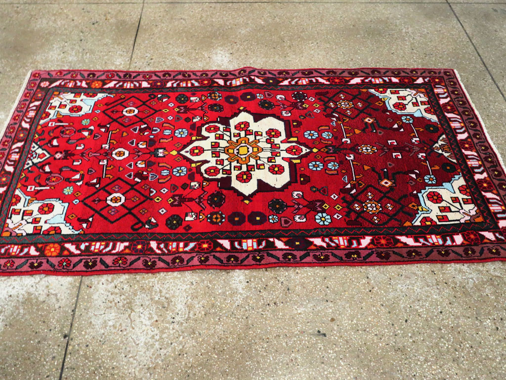 Vintage Persian Hamdan Rug, No.27880 - Staging