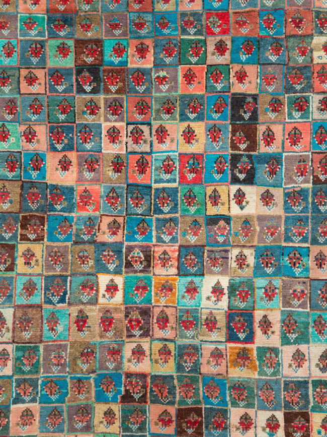 Vintage Persian Mahal Rug, No.27916 - Staging